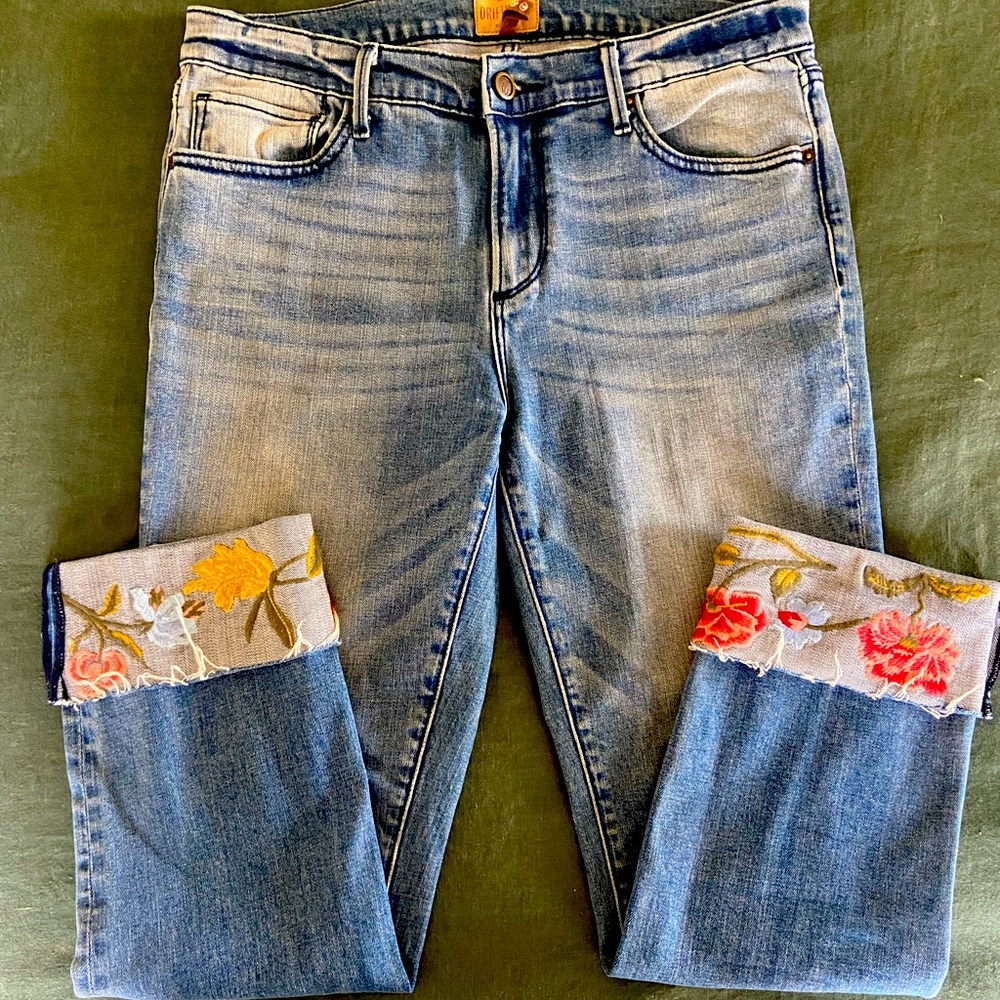 Driftwood Embroidered Jeans Women’s Size 29